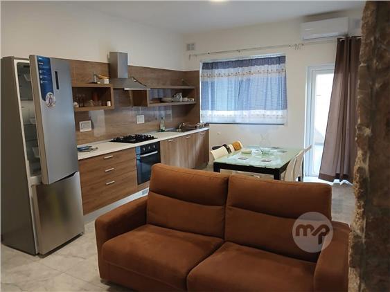 Birzebbugia Airconditioned Maisonette with Yard To Let