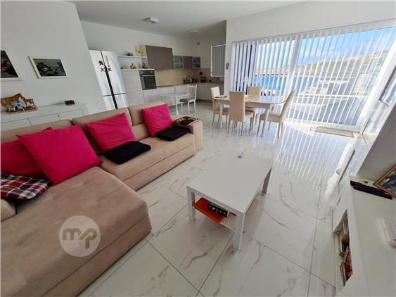 Direct from owner - Qawra -Fully Furnished Bright Semi-Detached 3-Bedroom Apartment, Qawra
