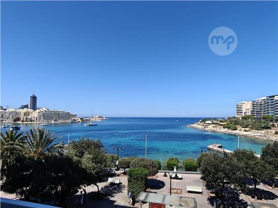 Sliema Seafront 2 bedroom Apartment, Sliema