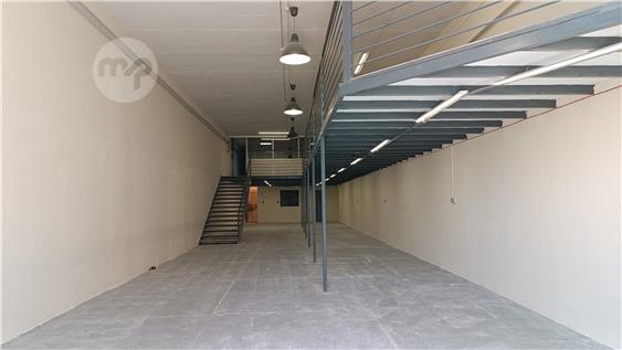 Garage To let street level at tal-Handaq main road