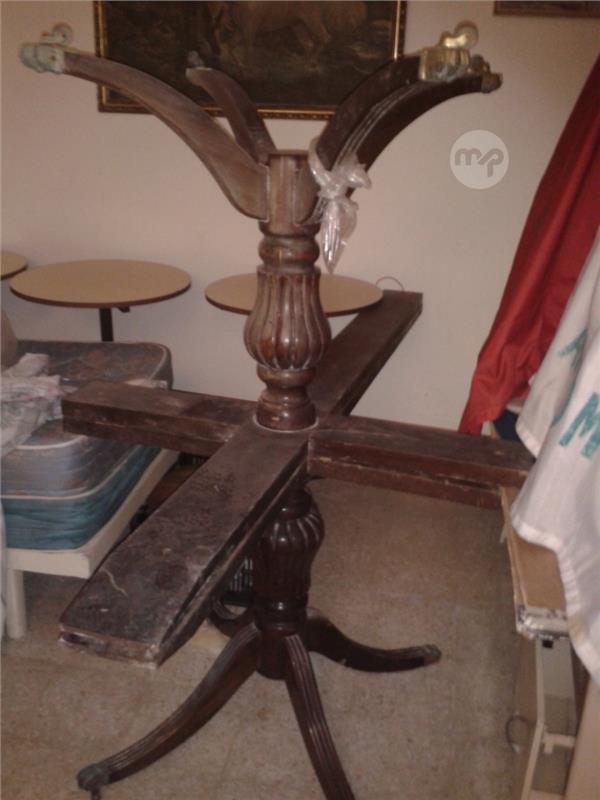 old table seated 10 chairs Maltapark