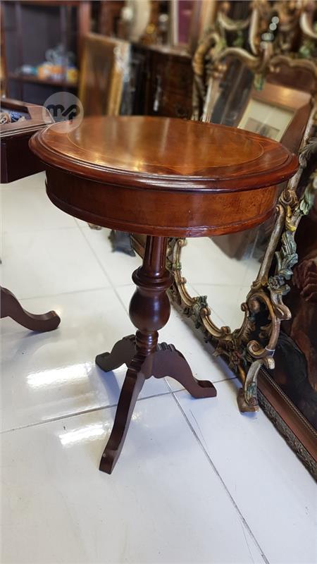 Pair round inlaid tables,52 x 73 cms.95 euros each.99462186 | Maltapark