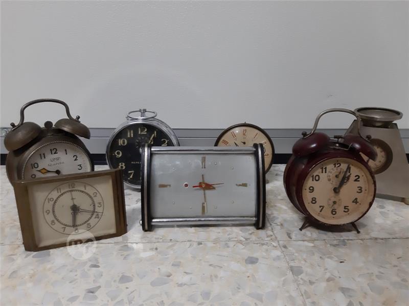 Antique clocks,some in working condition Maltapark