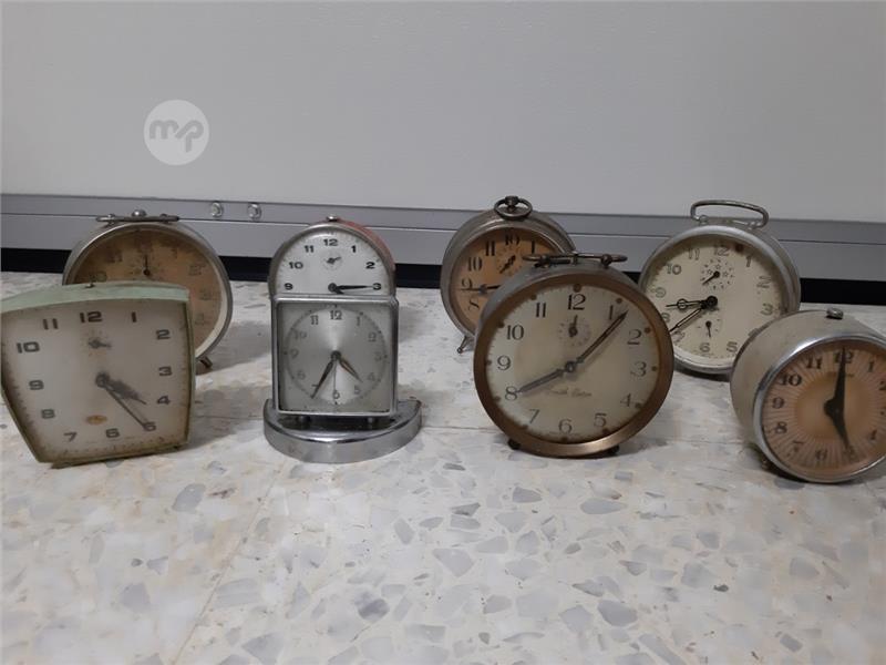 Antique clocks,some in working condition Maltapark