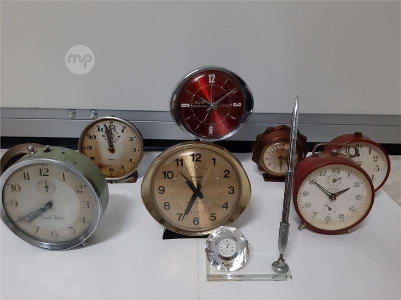 Antique clocks,some in working condition Maltapark