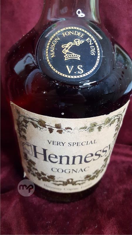 Hennessy V.S. Cognac – Vintage Mattituck