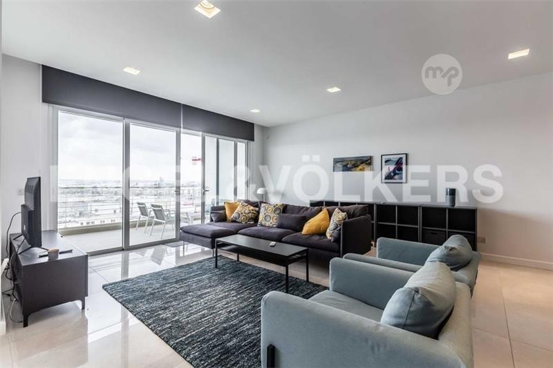 Make your days amazing in this stunning and spacious 4 bedroom