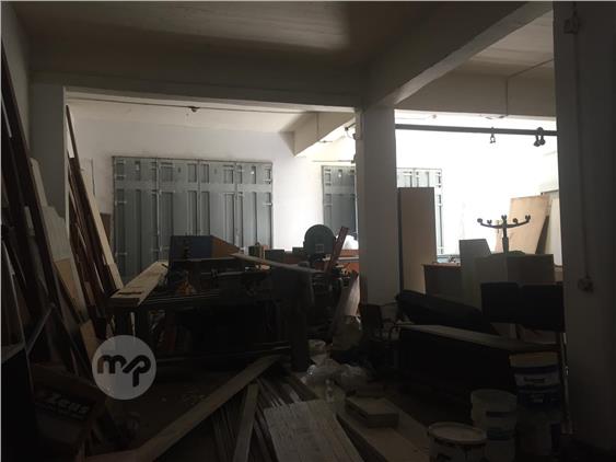 Paola Garages/Warehouse 115sqm with high ceilings.