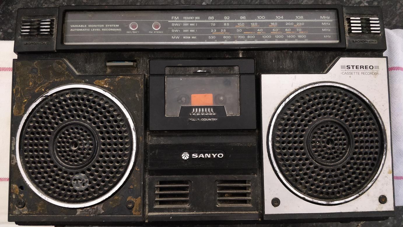 Vintage Sanyo M4100K Stereo Boombox 1978 Band Radio Cassette Recorder