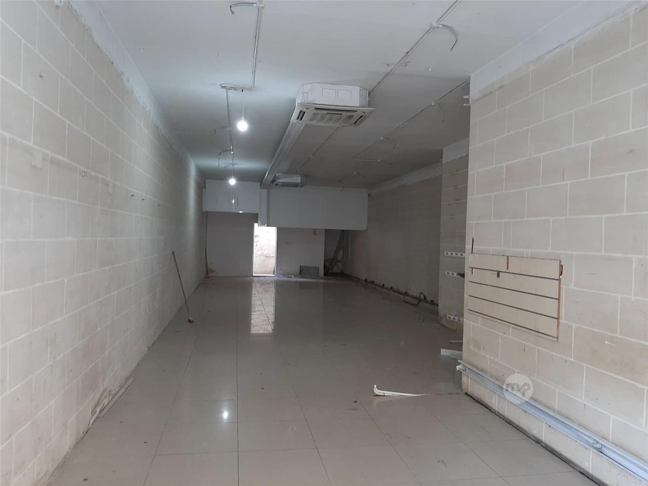 Shop for rent in Zabbar Maltapark