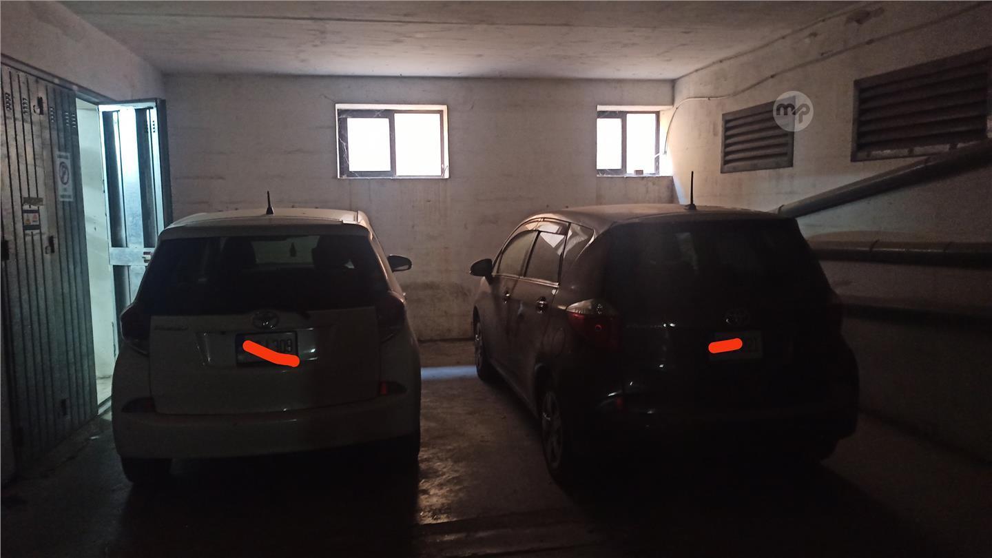 2/3 car garage Maltapark