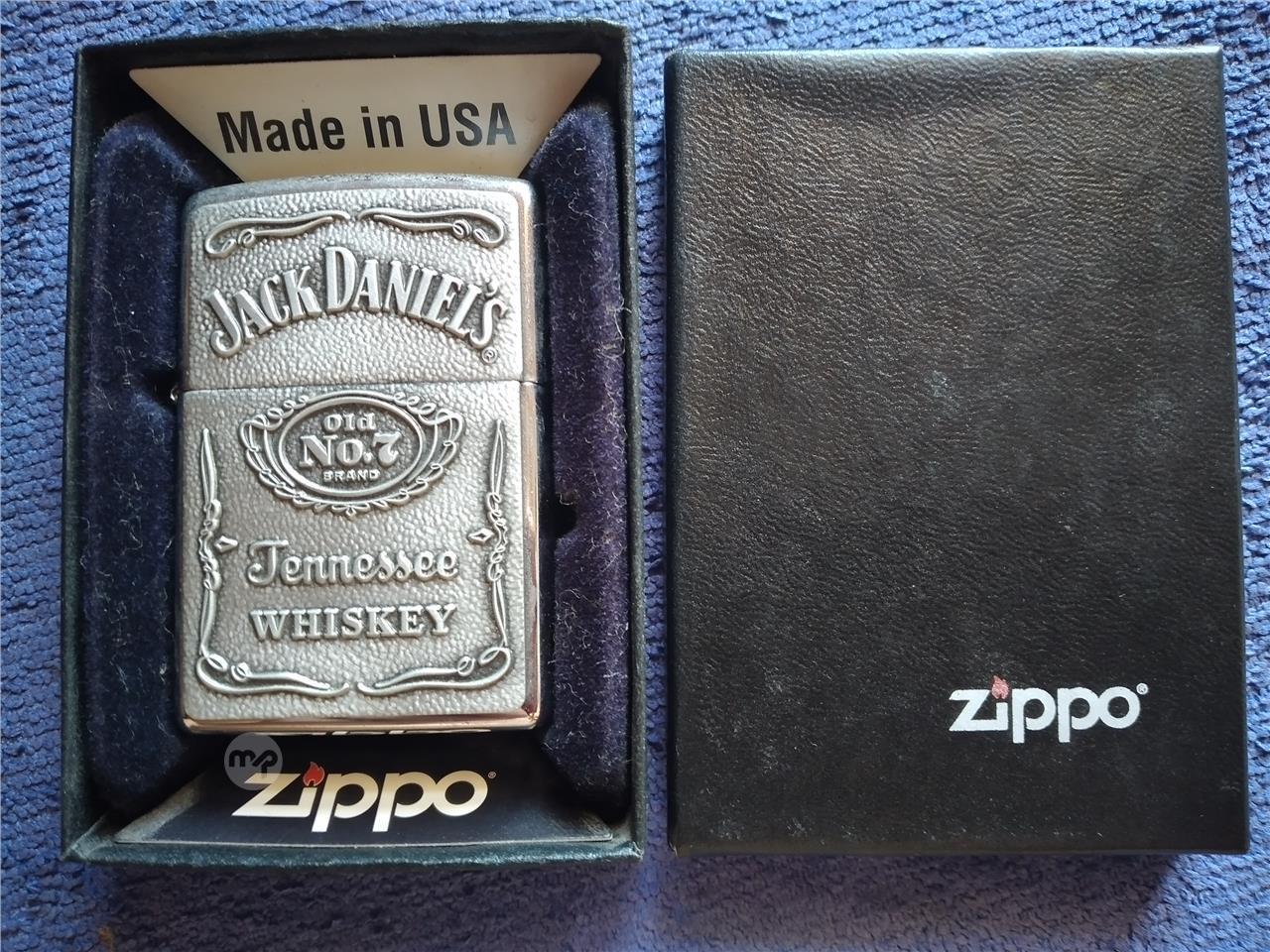 Zippo Lighter Unisex Jack Daniels Pewter Emblem Chrome Windproof