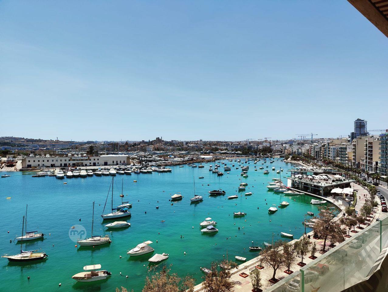 Seafront Apartment Maltapark