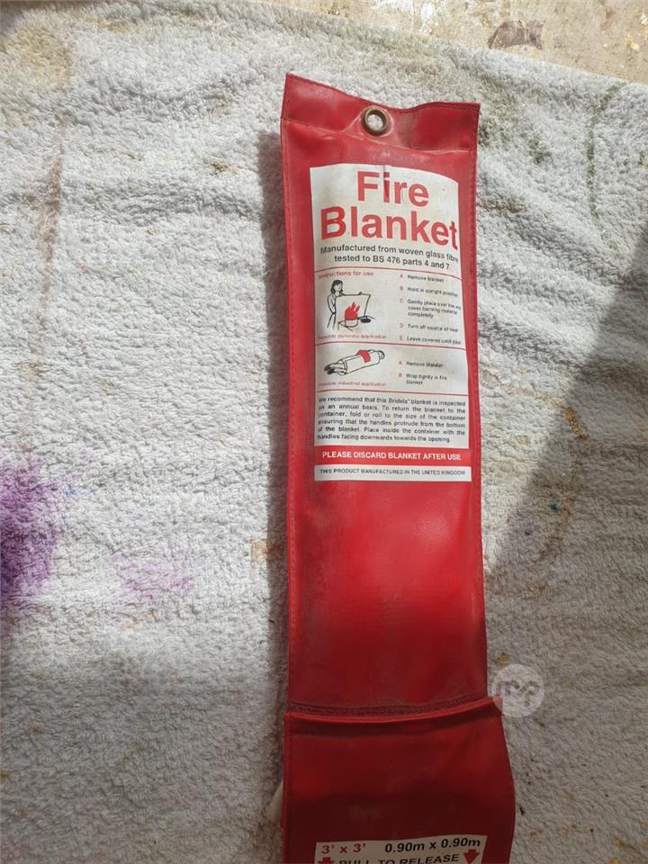 BRAND NEW FIRE BLANKETS FOR SALE PRICE TO CLEAR 5 Euro only Maltapark