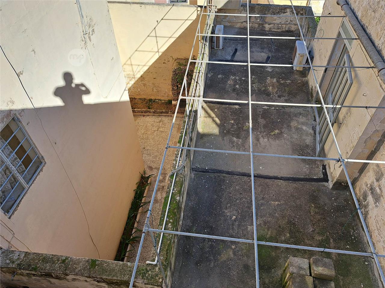 Qormi Large Townhouse with Garden and Garage Maltapark