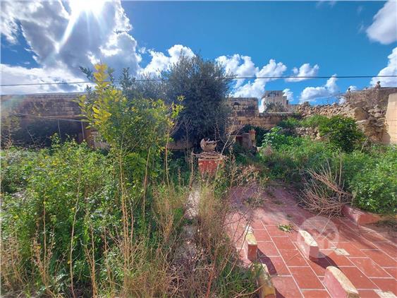 For Sale Terrace house with large garden in central Victoria Gozo