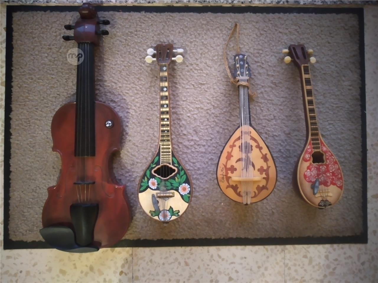 3 Miniature Musical Wind Up mandolin // 1 Musical Violin Vintage