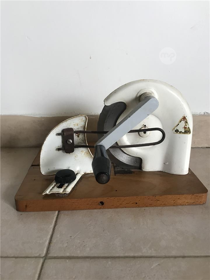 Antique Vintage Brunner Hand Crank Bread Slicer