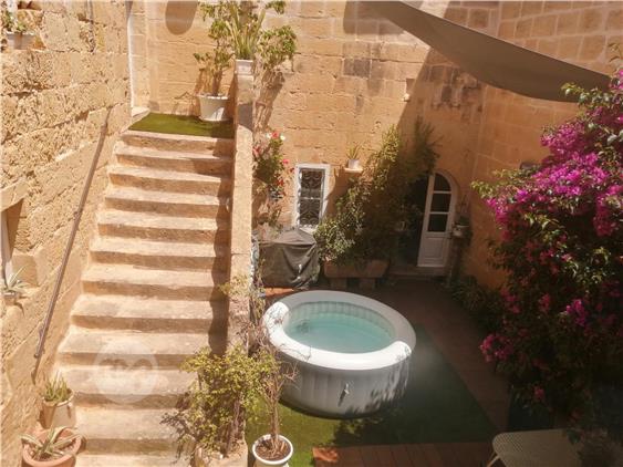 Authentic 400year old house of character in Mosta, Mosta