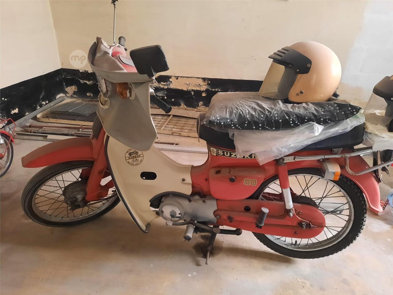suzuki 80 motorbike