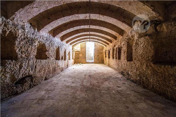 Valletta (4D License) A Sizeable Commercial Establishment For Rent, Operating As Restaurant and Bar