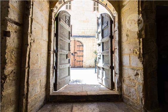 Valletta (4D License) A Sizeable Commercial Establishment For Rent, Operating As Restaurant and Bar - View 2