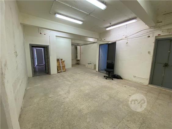 Commercial premises to let
