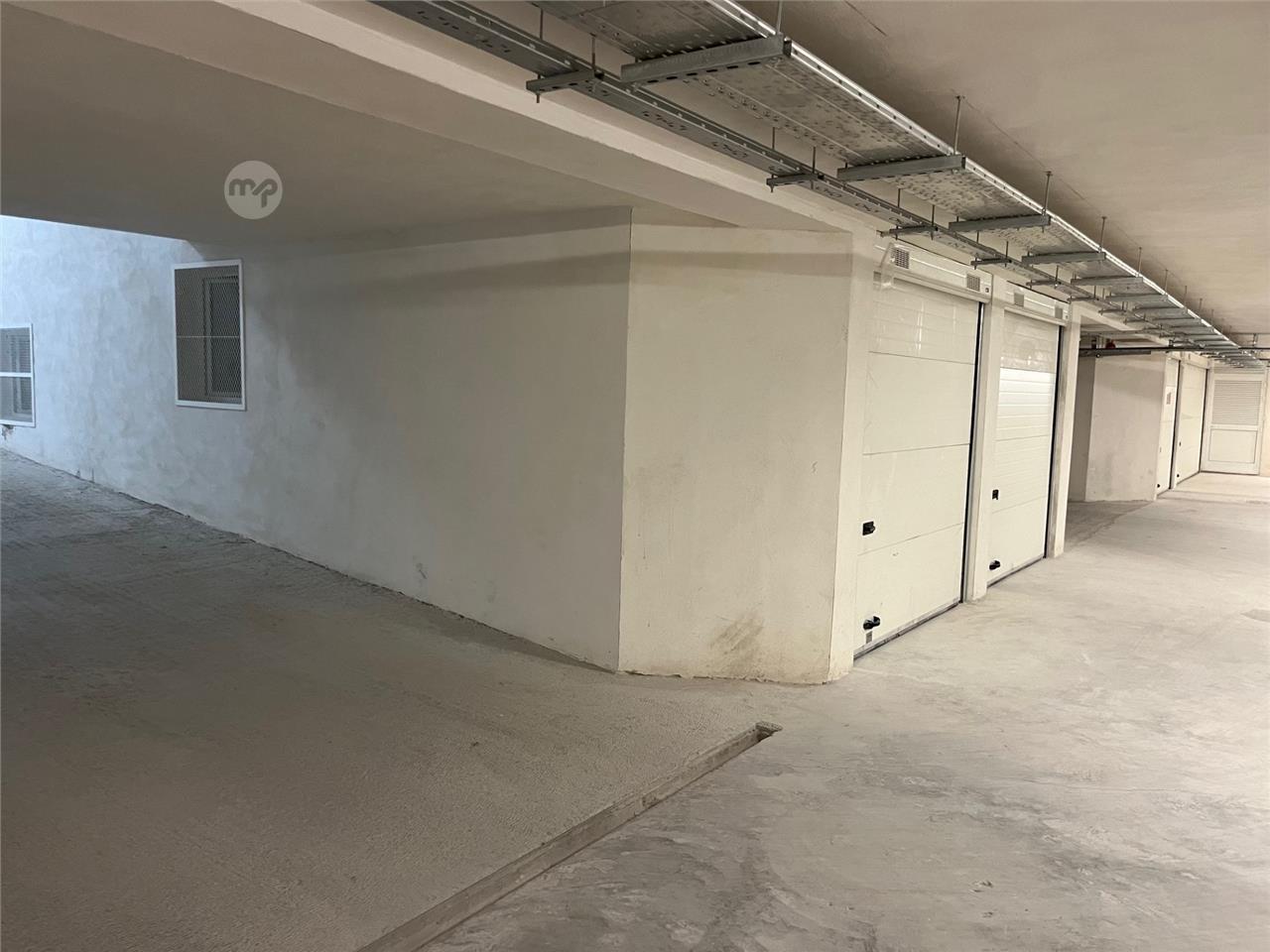 1 car garage Maltapark