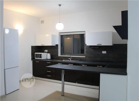 Large three bedroom/two bathroom apartment for rent (garage included), Sliema
