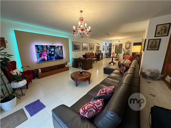 Luxury Apartment in Marsaskala St Thomas Area (Mob: 99858688) Fully Furnished with High Standards and 2 Car Garage, Marsascala