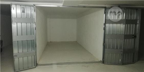 Garage - Sliema, Sliema