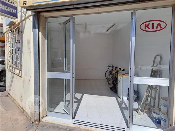 Shop in Fgura to let, Fgura