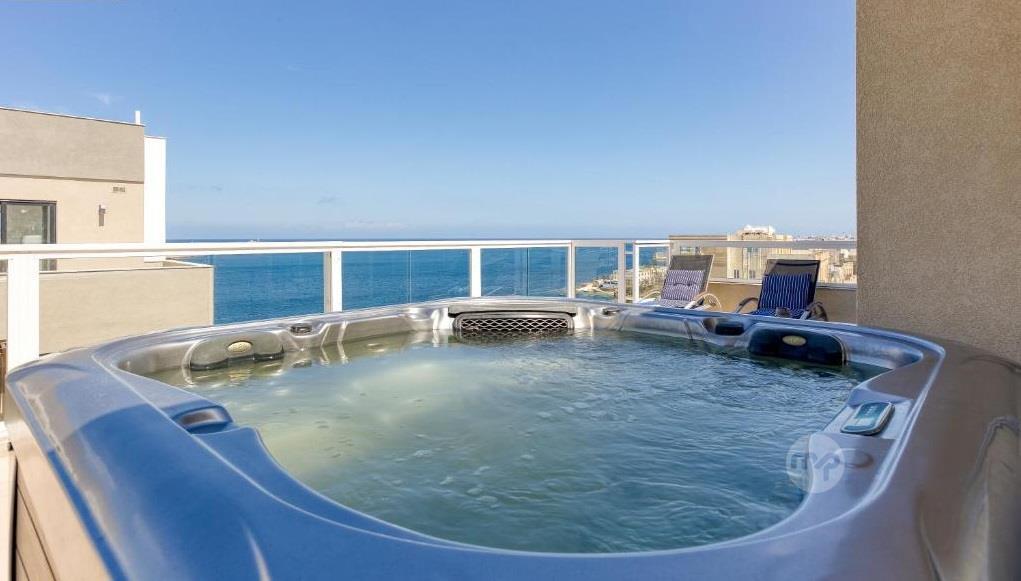 View of Luxury penthouse with private rooftop terrace - Skyscanner