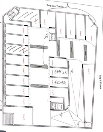 2 garages 1car garage each, Qawra