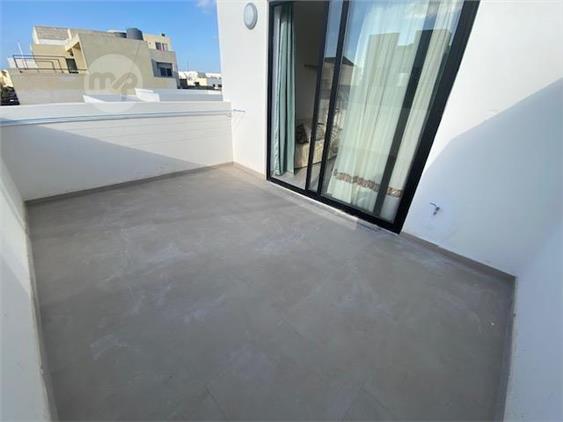 Luqa Sleeps 5 Walking Distance From Airport Brandnew & Airconditioned 3 Bedroomed Penthouse To Let, Luqa