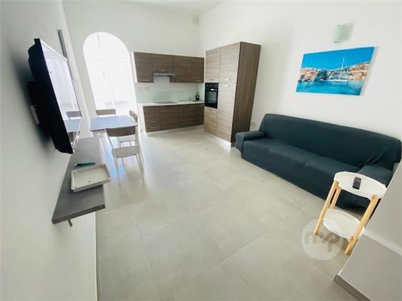 Birzebbugia Airconditioned Maisonette with Yard To Let, Birzebbugia